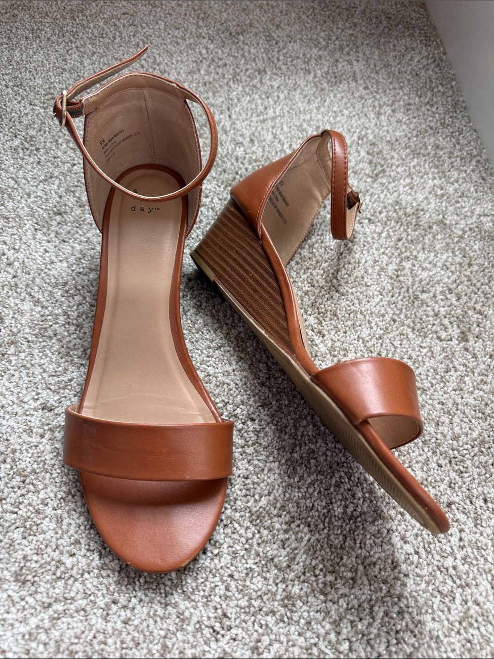 a new day Brown Ankle-Strap Leather Heeled Sandals
